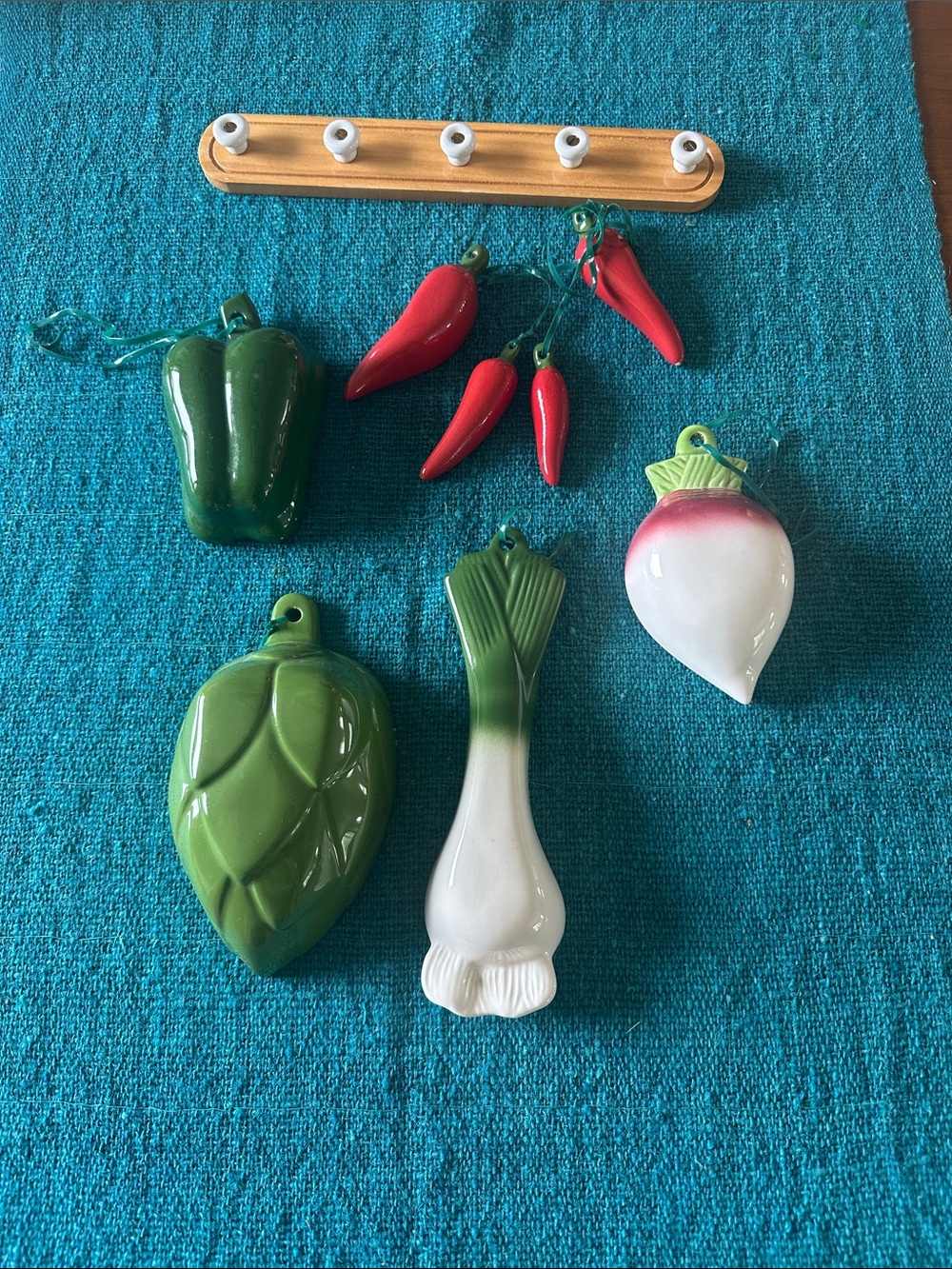 Vintage Avon Vegetable Measuring Cup and Spoon Set in Original Packaging